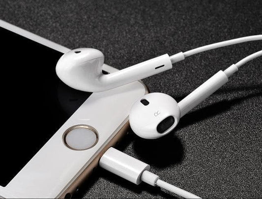 In-Ear White Earpods For Apple IPhones High Quality With Mic